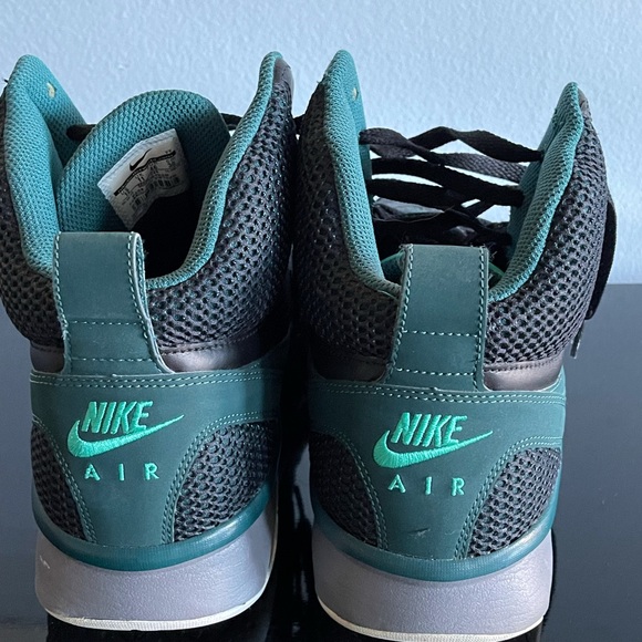 Size 10 Nike Ultra Force - Picture 3 of 4